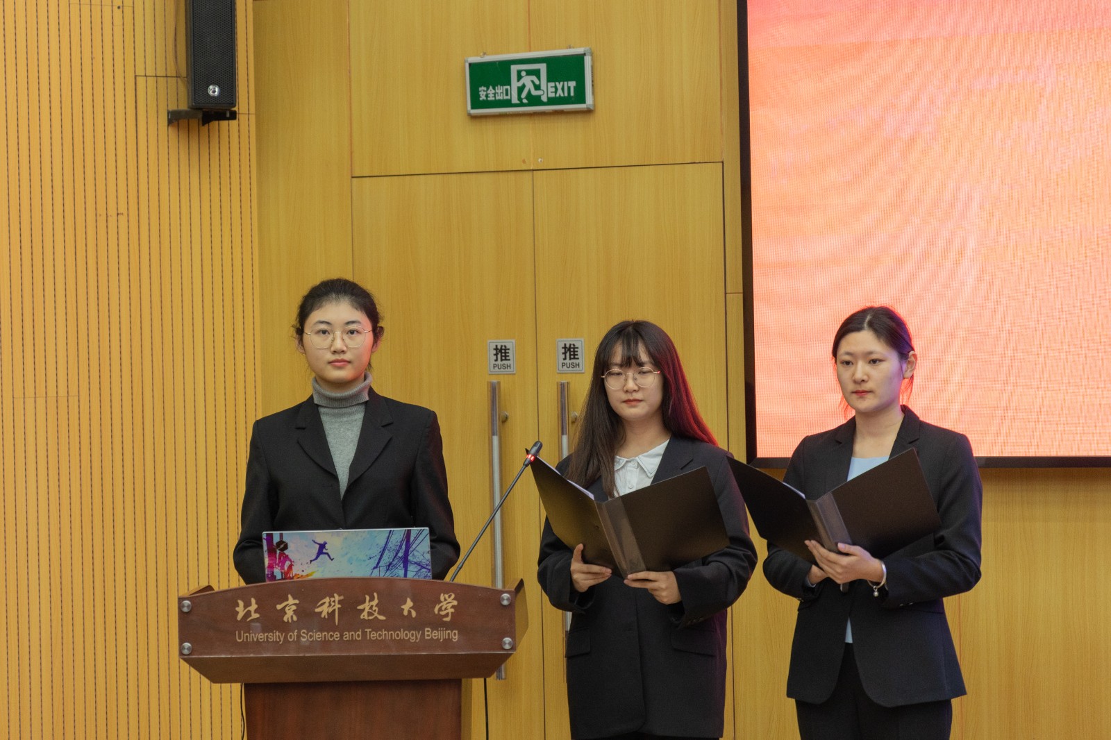 d034932d7946e54cf390ded34ecbb505.jpg FZ4A0280_1.jpg